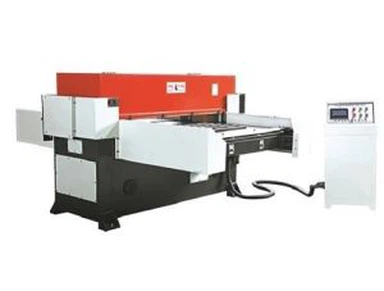 เครื่องตัดไฮดรอลิกอัตโนมัติสำหรับวัสดุแผ่น